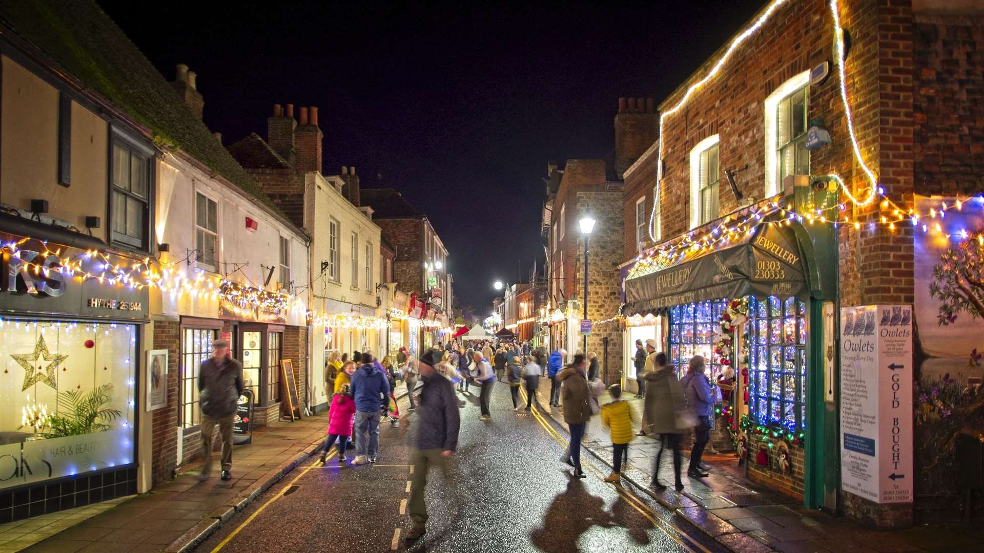 Hythe High Street's late night shopping event on Friday. Picture: James Willmott