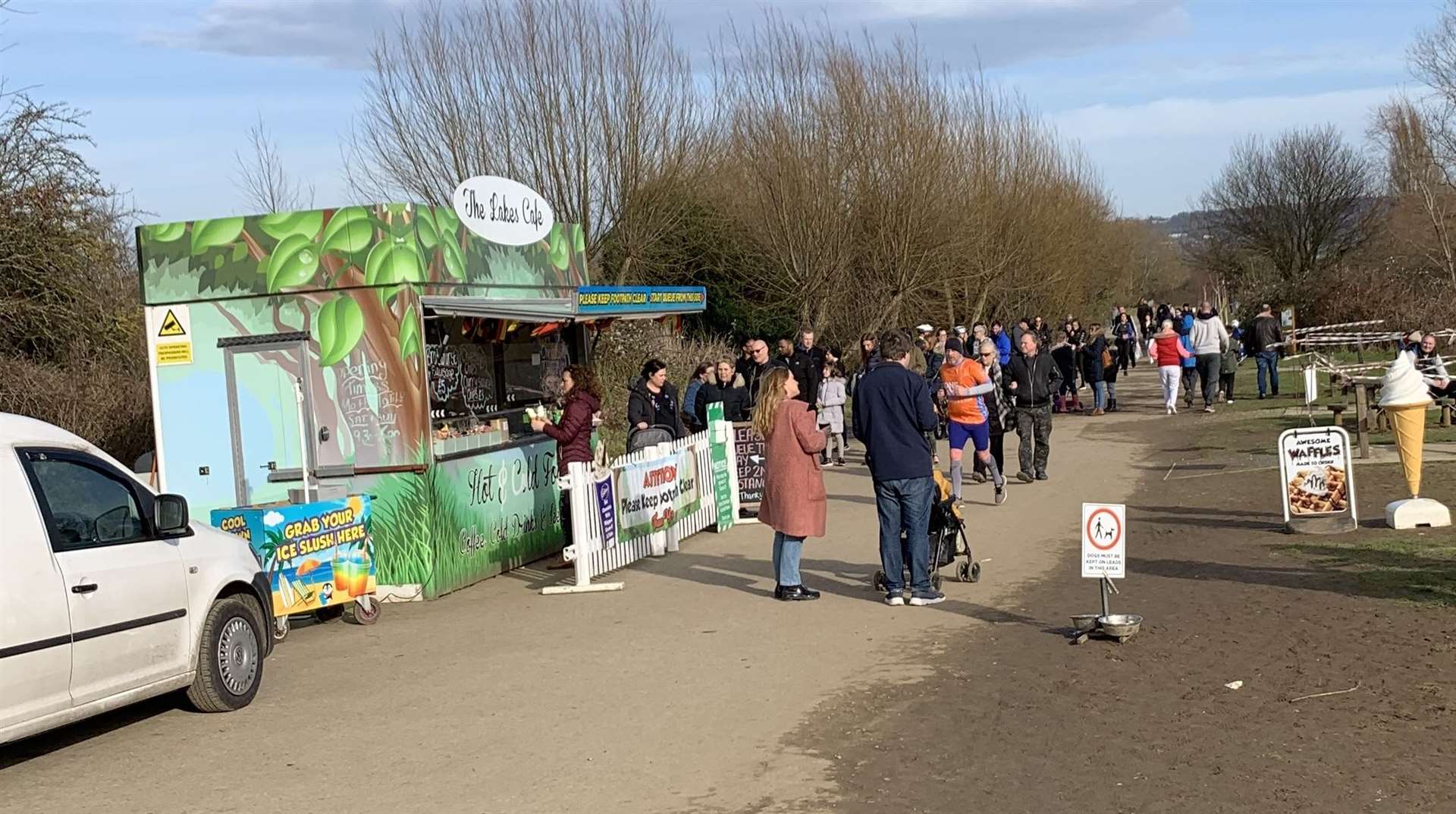 Visitors queued at the burger van at Leybourne Lakes Country Park in the warmer weather. Picture: Leigh Holmes (44510297)
