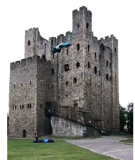 Parachuter jumps off Rochester Castle (11120663)
