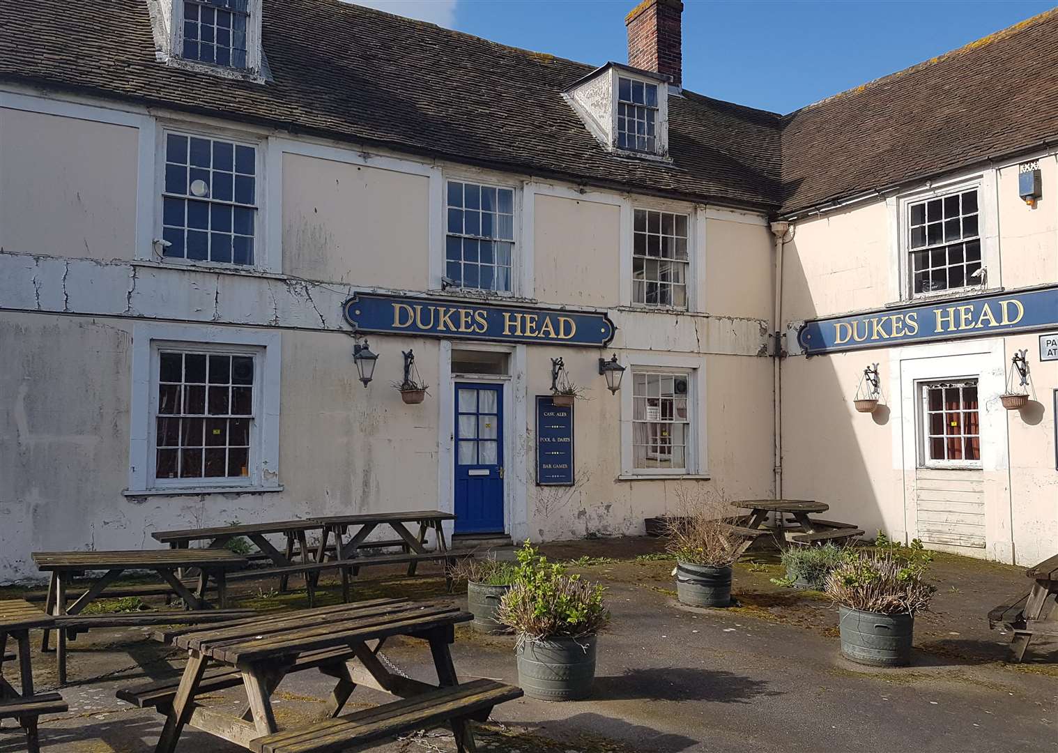 A quarter of million pounds has been slashed off the asking price for the Dukes Head in Hythe