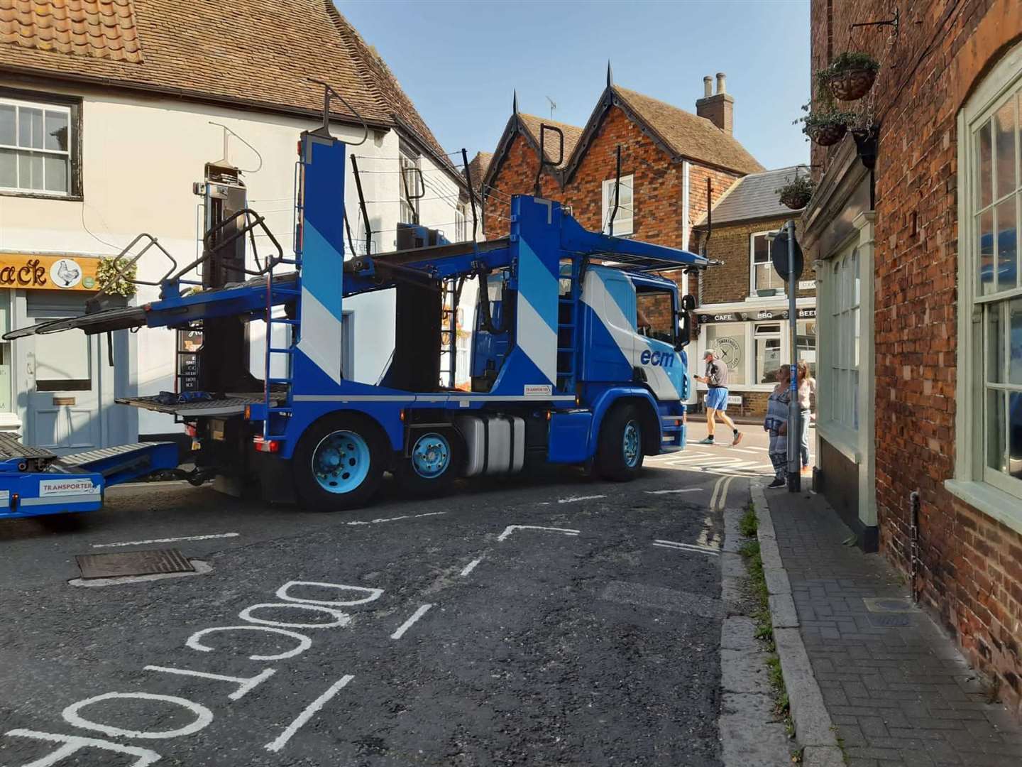 The stuck lorry in Harnet Street, Sandwich, trying to turn right into Strand Street