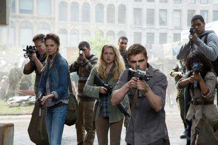 Warm Bodies (in foreground l to r) Analeigh Tipton, Teresa Palmer and Dave Franco. Picture: PA Photo/Entertainment One