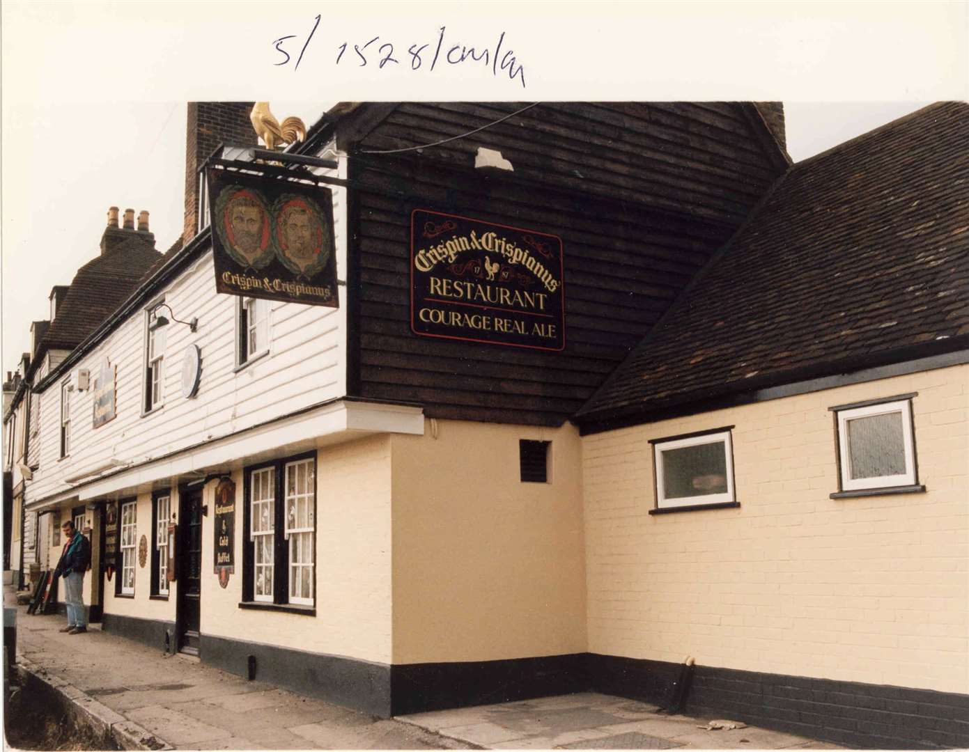 Crispin & Crispianus public house in Strood, April 1992