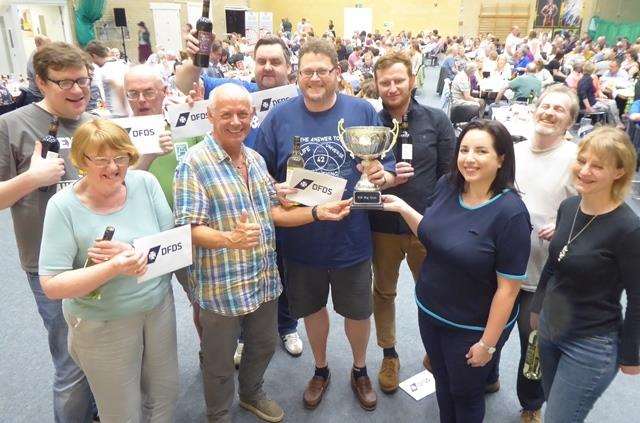 2018 Canterbury Big Quiz winners Unicorn being presented with their trophy by Adrian Bryant of ADM and Nikki Bloomer of Barclays (7530722)