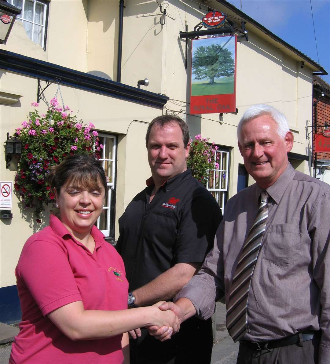 In 2007, Michelle Barden, landlady of The Royal Oak, became the first user of www.pubmenus.co.uk, an online pub meal pre-ordering system. She's pictured with Keith Sutton, right, director of SDA Marketing, and Gareth Hurford-Jones, of Red Dragon IT, designers of the system