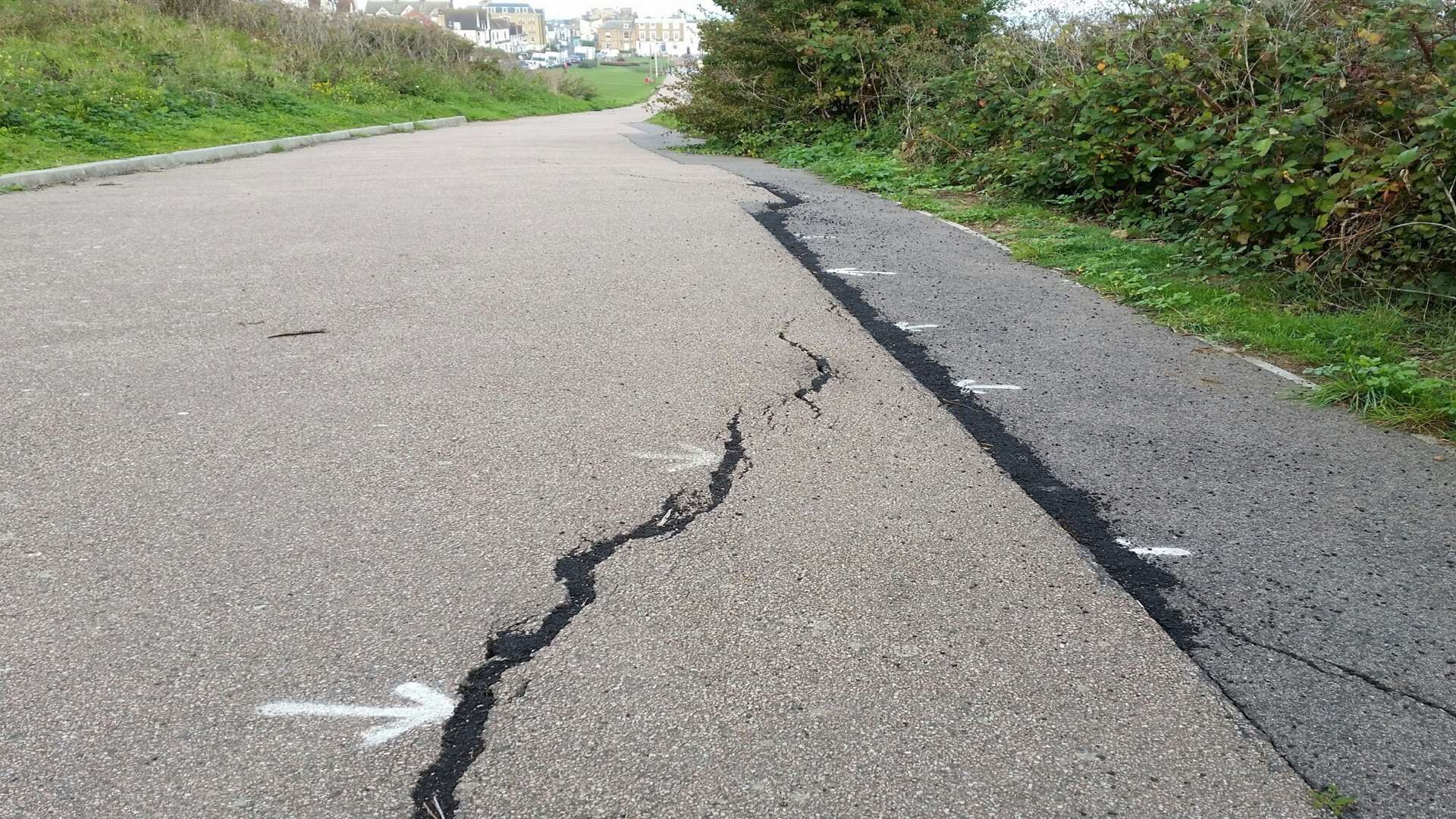 Cracks on the surface of The Downs pathway between Beltinge and Herne Bay