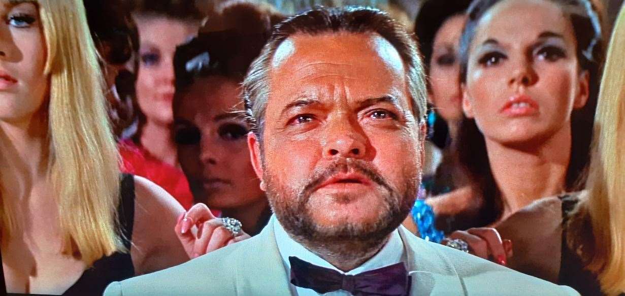 Orson Welles plays villain Le Chiffre