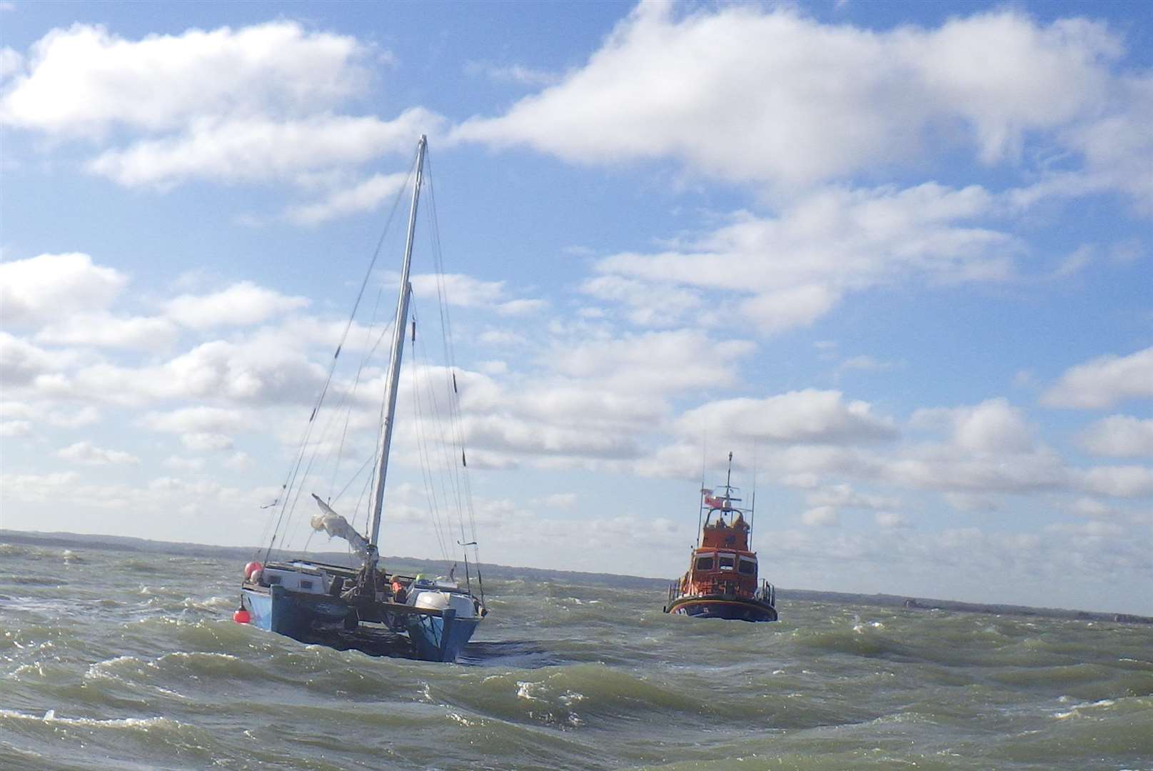 A catamaran was assisted by the RNLI
