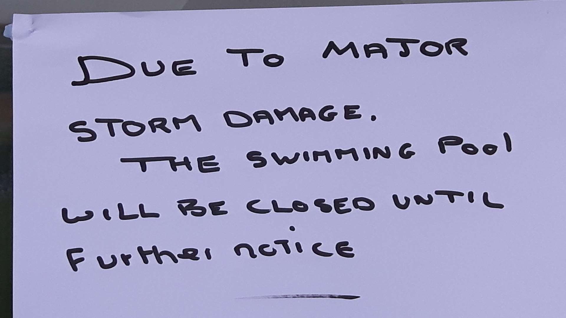 Notice on the swimming pool door