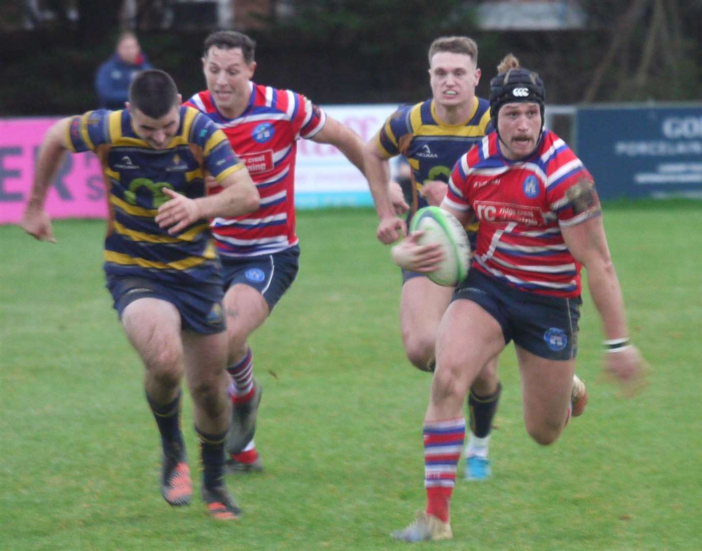 Duncan Tout breaks clear for Juddians. Picture: Adam Hookway