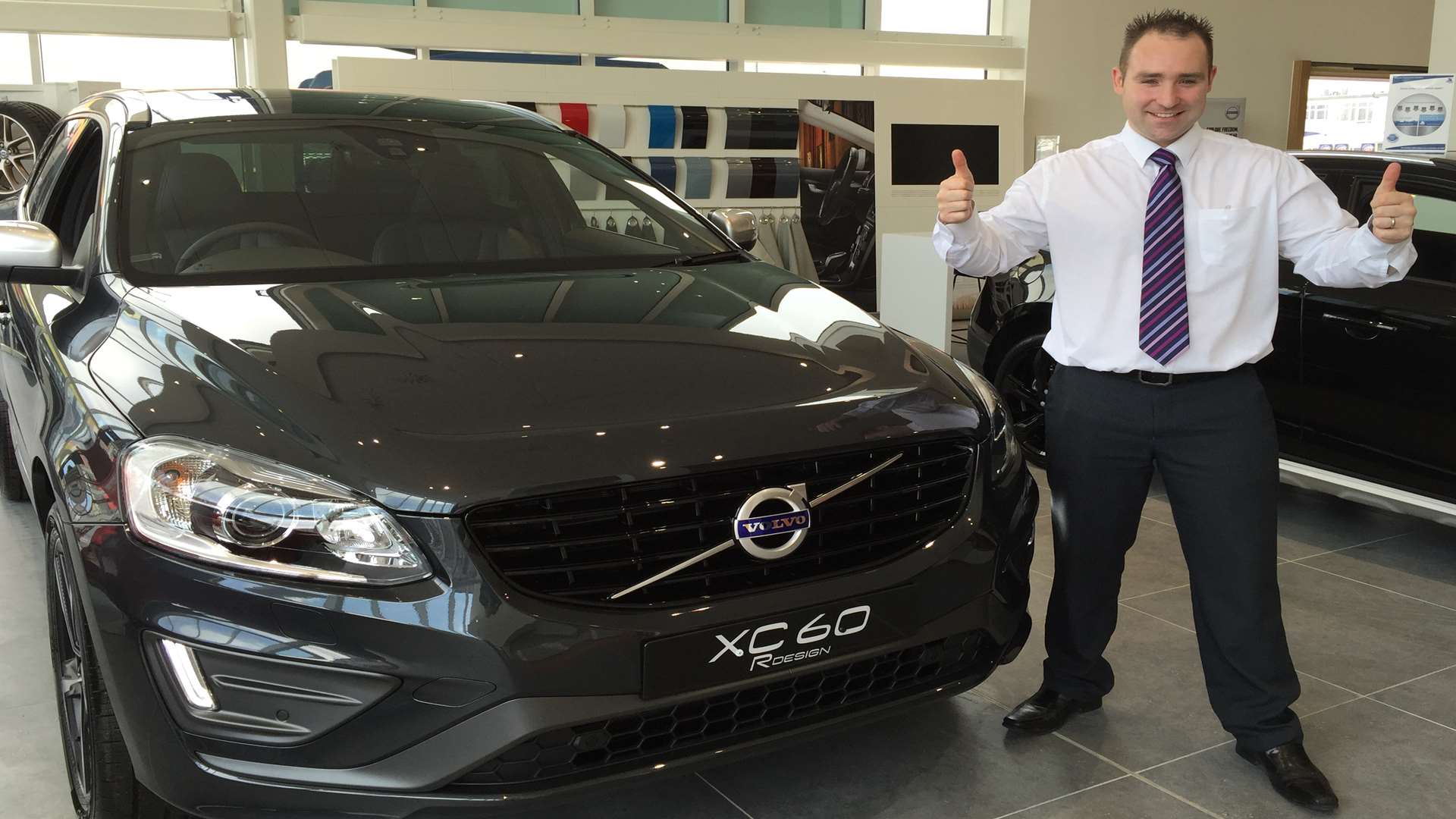 Michael Larkin, Sales Controller at Lipscomb Volvo shows his support for the inaugural KM Charity Golf Challenge in which a Volvo XC60 is up for grabs at the event.