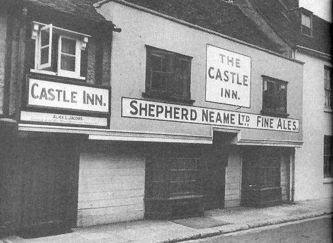 The Castle Inn c.1940. In 1711, it became the first house owned by Shepherd Neame. Picture: dover-kent.com