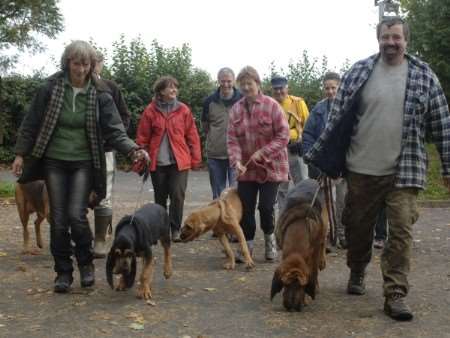 Members of the Bloodhound Club Championship Bloodhound Trials set off