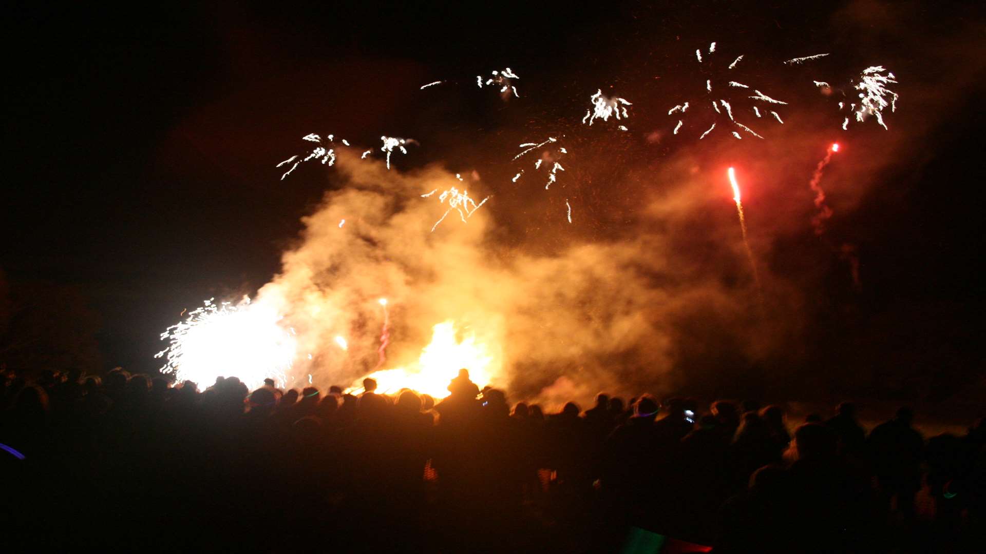 Crowds watching the fireworks in Knockholt