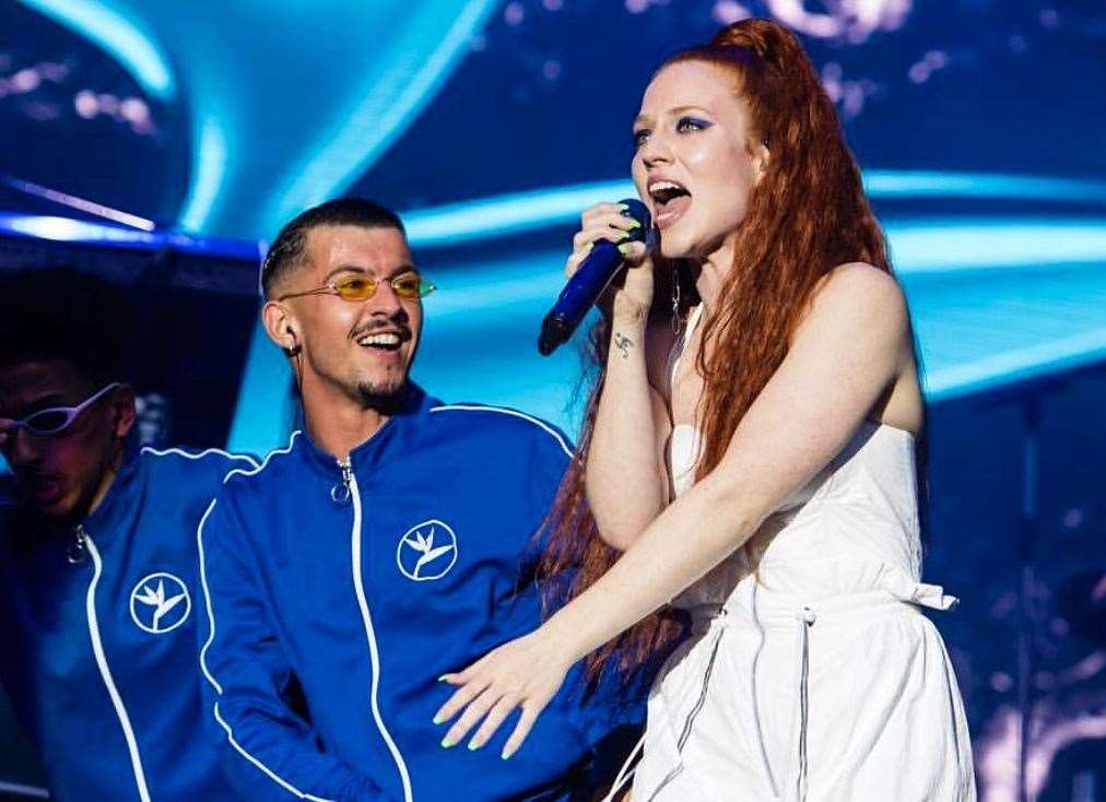 Billy performing with Jess Glynne