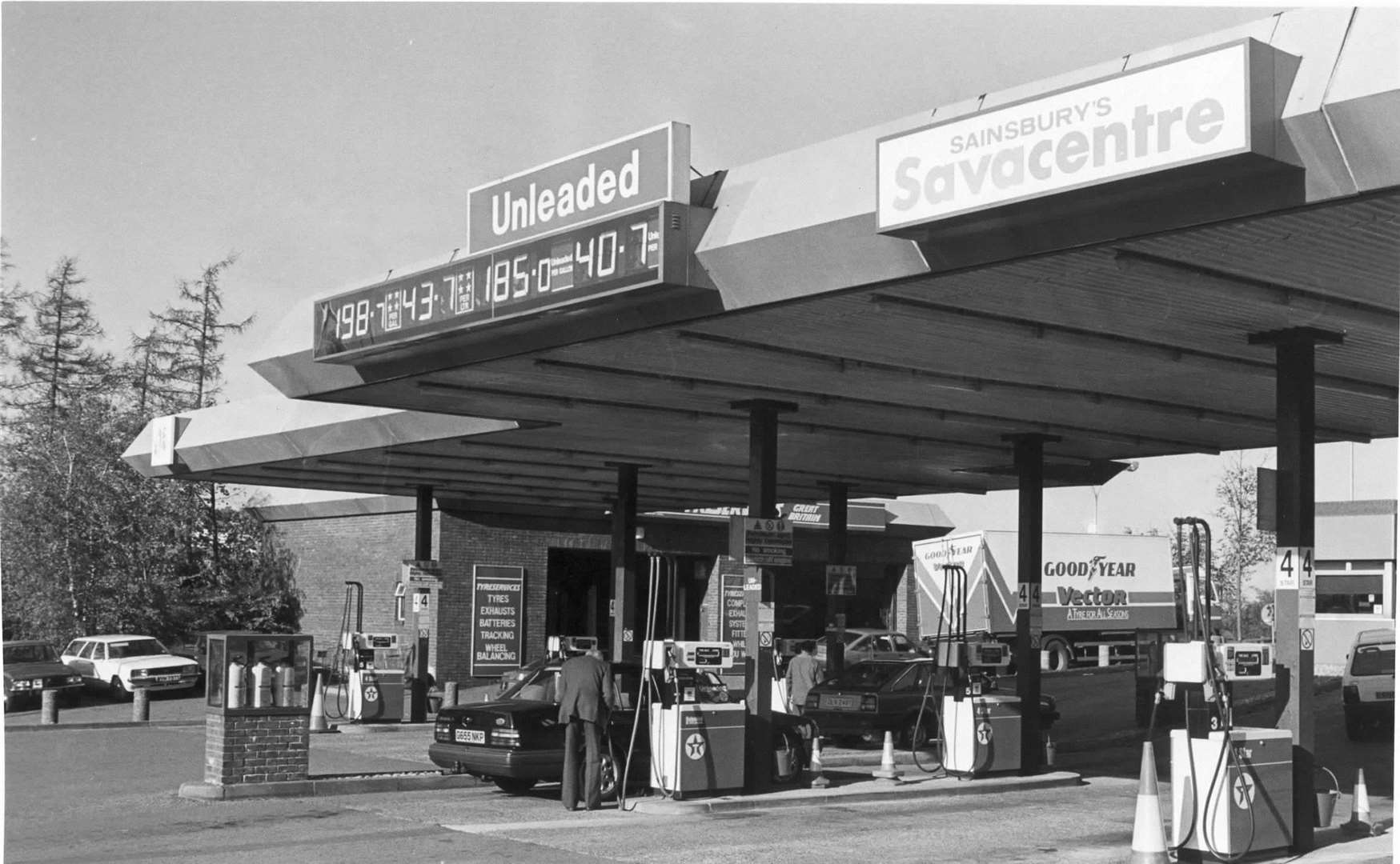 Sainsbury Petrol Station, Savacentre, Hempstead Valley, Gillingham. file pic dated 5th November, 1990