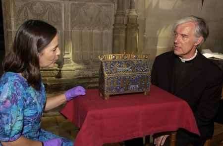 Marion Campbell from the Victoria and Albert Museum and the Dean of Canterbury the Right Rev Robert Willis discuss the Becket Casket.