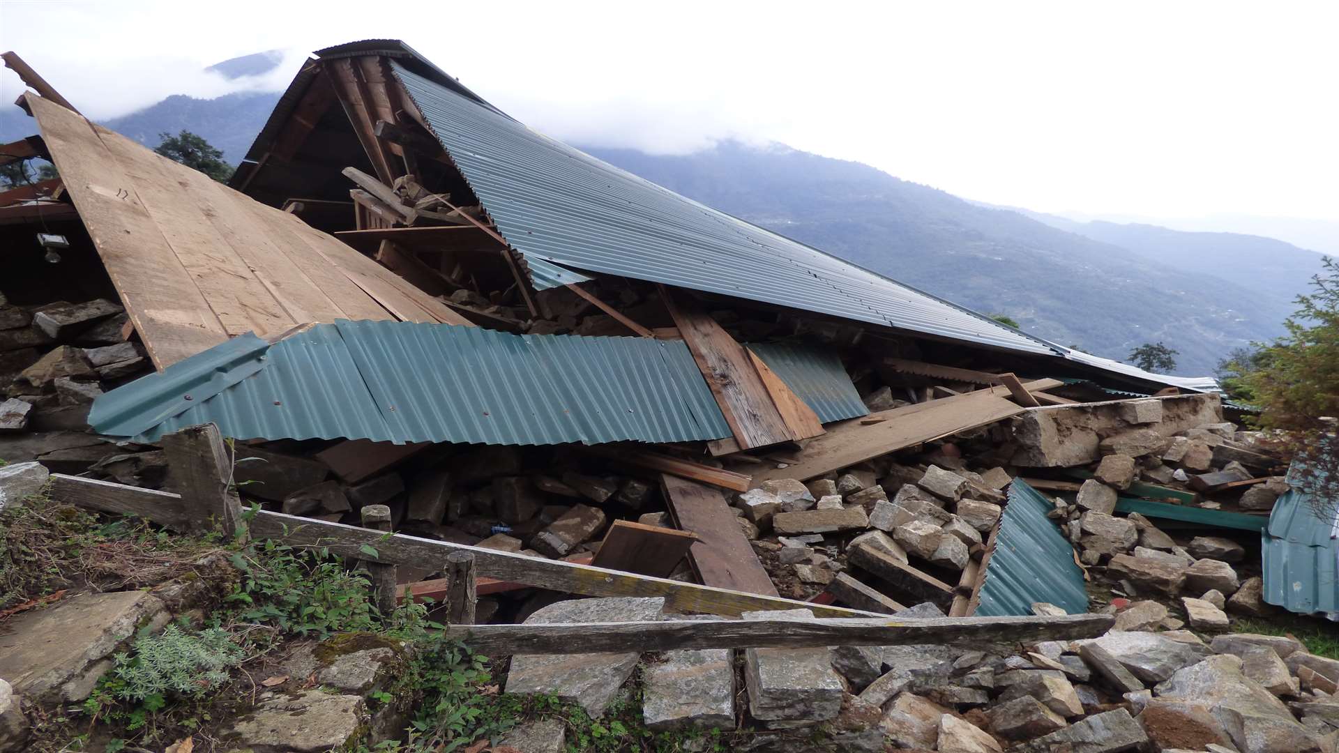Lois escaped from the rubble of this house. Image from Corin Hardcastle