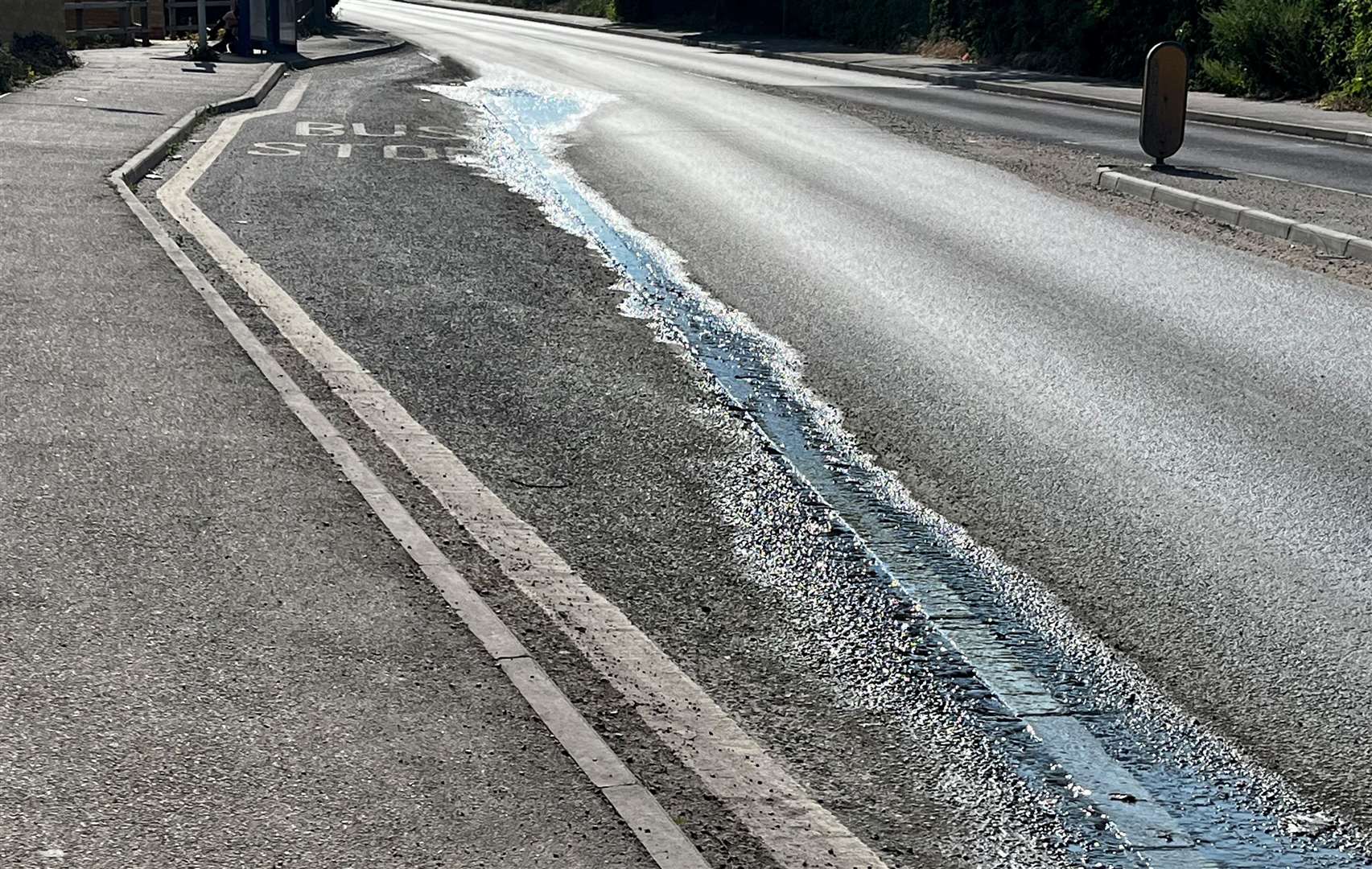 Water leaks have been spotted on London Road and Mounts Road in Greenhithe