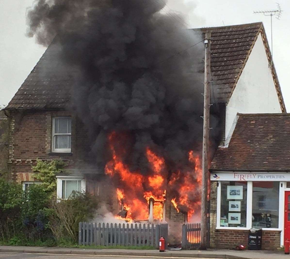 Flats in Paddock Wood were on fire (Pic: Jordan Excell) (10026960)