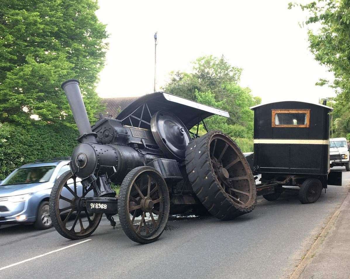 Nightmare the steam traction engine lost one of its rear wheels on the B245 at Hildenborough. Picture via Jackie Nixon