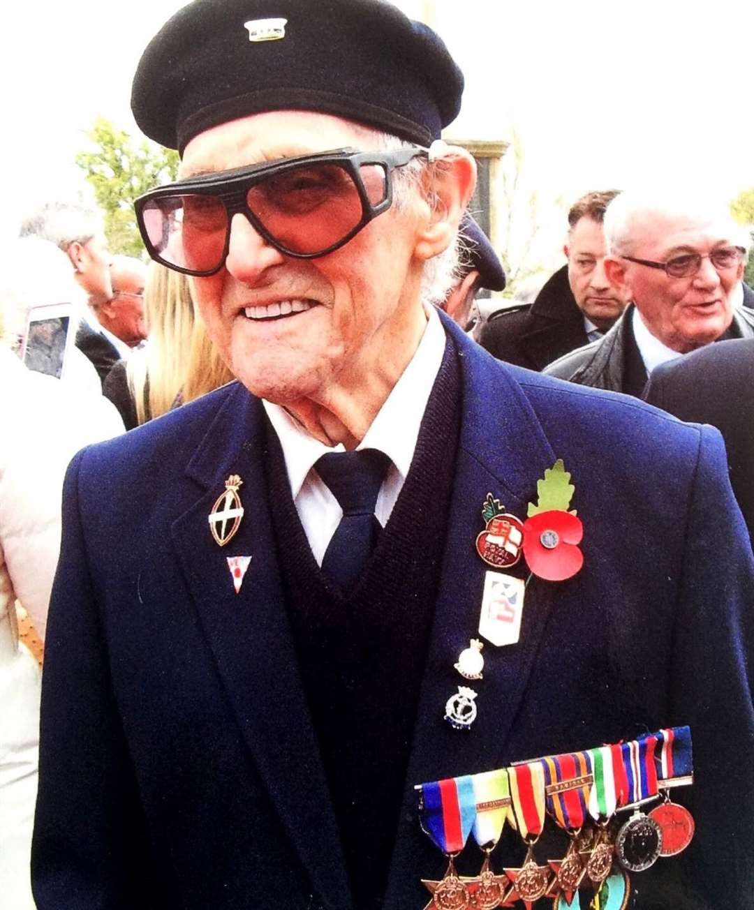 Cedric Hollands, a navy war veteran has died aged 95. (12955768)