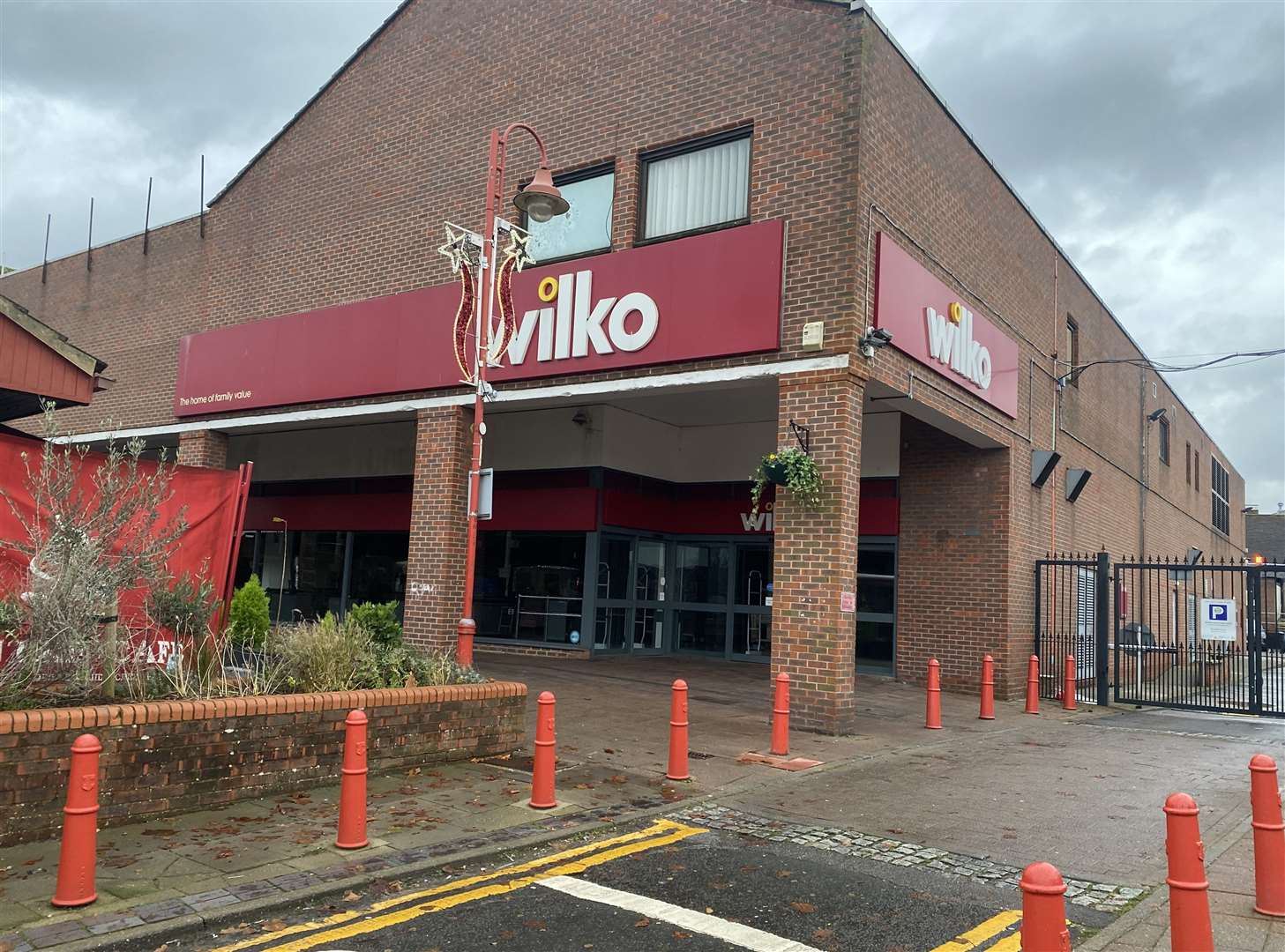 The closed Wilko is to be taken over by B&M