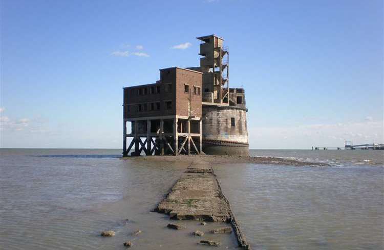 Grain gun tower, No1, The Thames, is up for sale