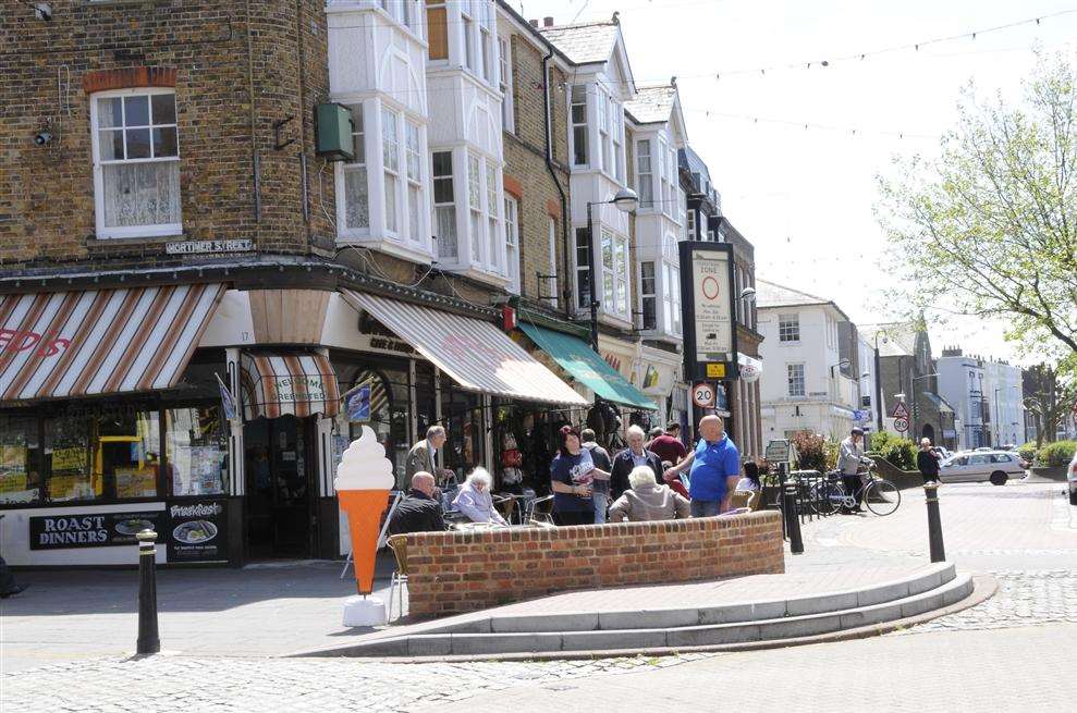 Benches and brickwork in Mortimer Street and William Street will have to be removed