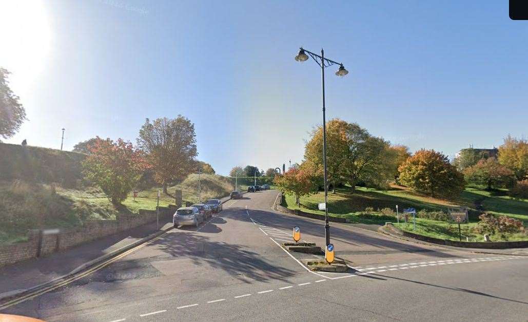 Ilma Roman crashed her mother's car into a lamppost at the bottom of Fort Pitt Hill, in Chatham. Picture Google maps