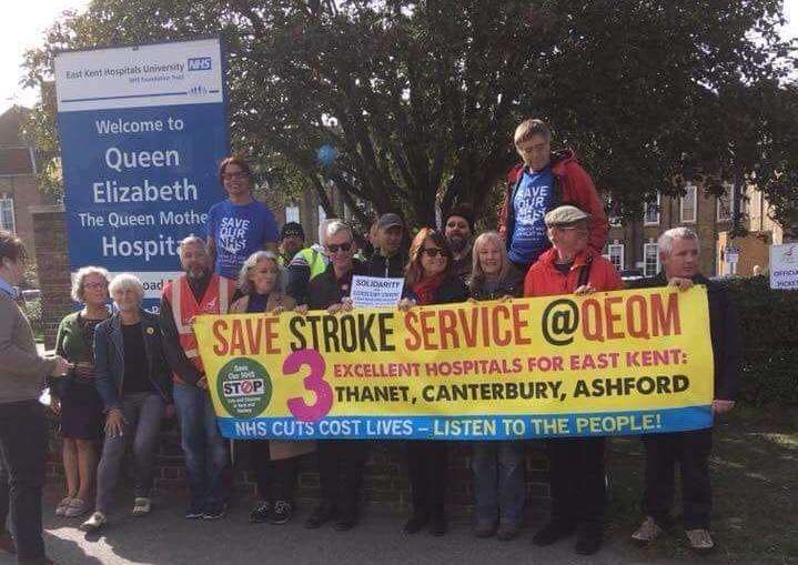 Campaigners protesting outside the hospital (4493105)