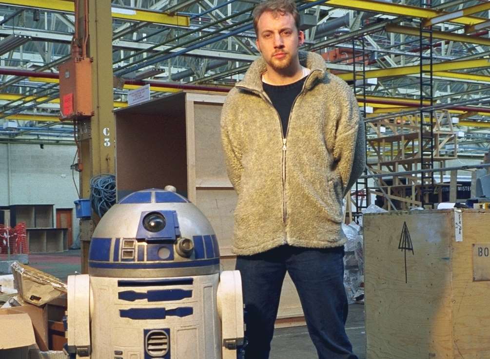 Derek with R2-D2 on set at the Leavesden Studios in 1997