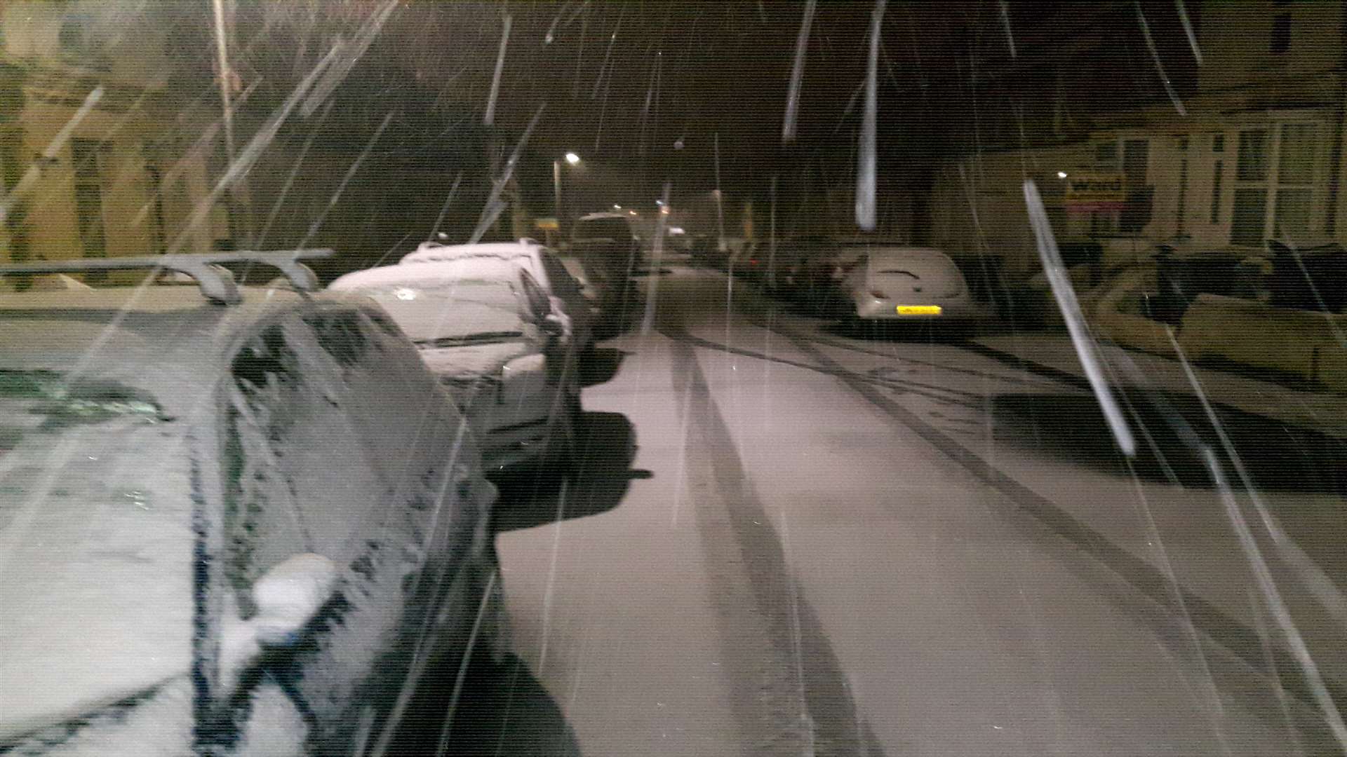 Snow in the Clarendon area of Dover at 8pm. Picture: Sam Lennon
