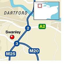 The crash happened at around 5.30pm Tuesday on the M25 near Dartford. Graphic: Ashley Austen