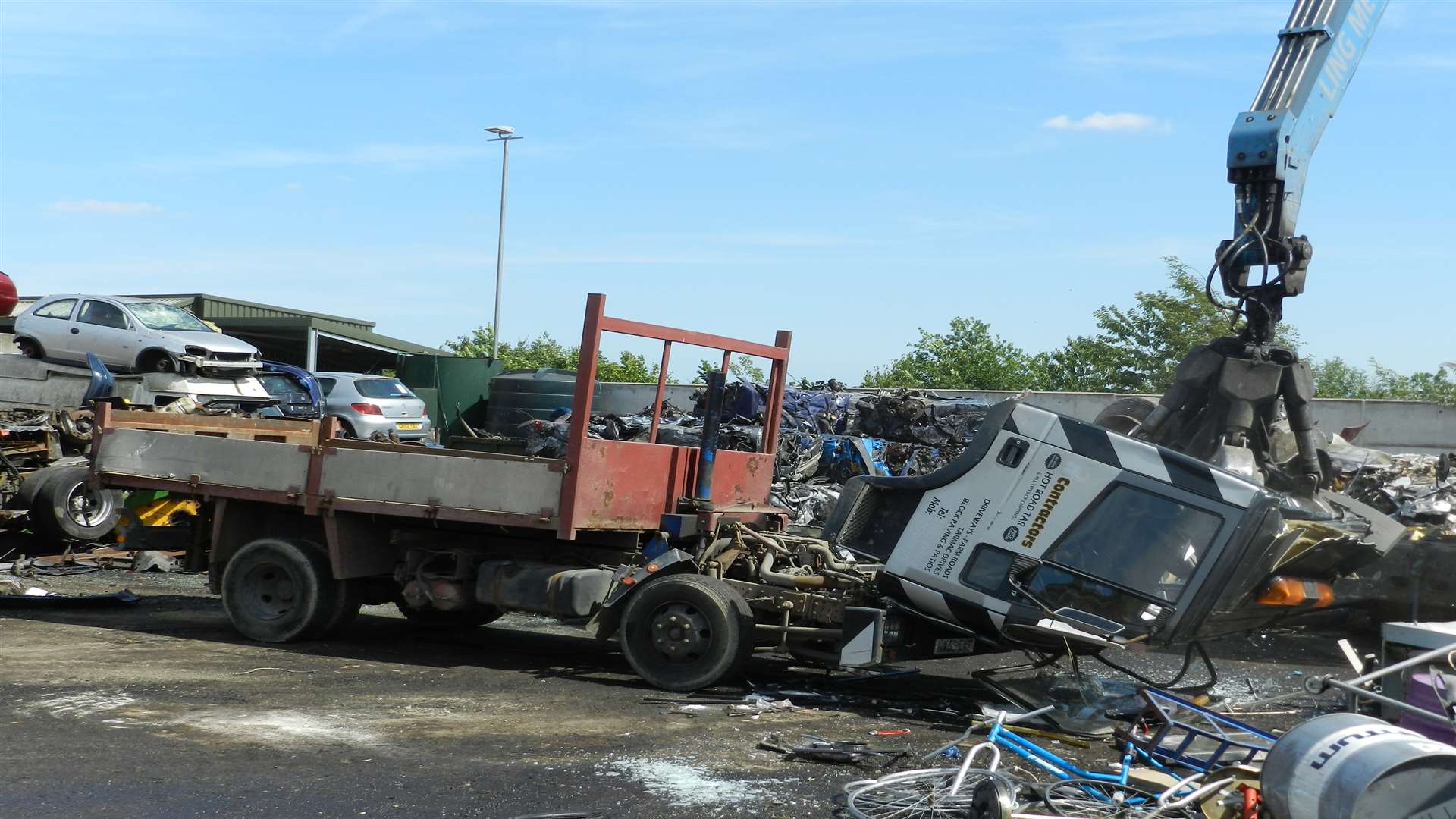 The lorry, which had been used to illegally dump rubbish, was destroyed by the council