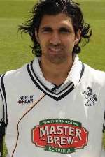 Amjad Khan took his first championship wicket for 18 months