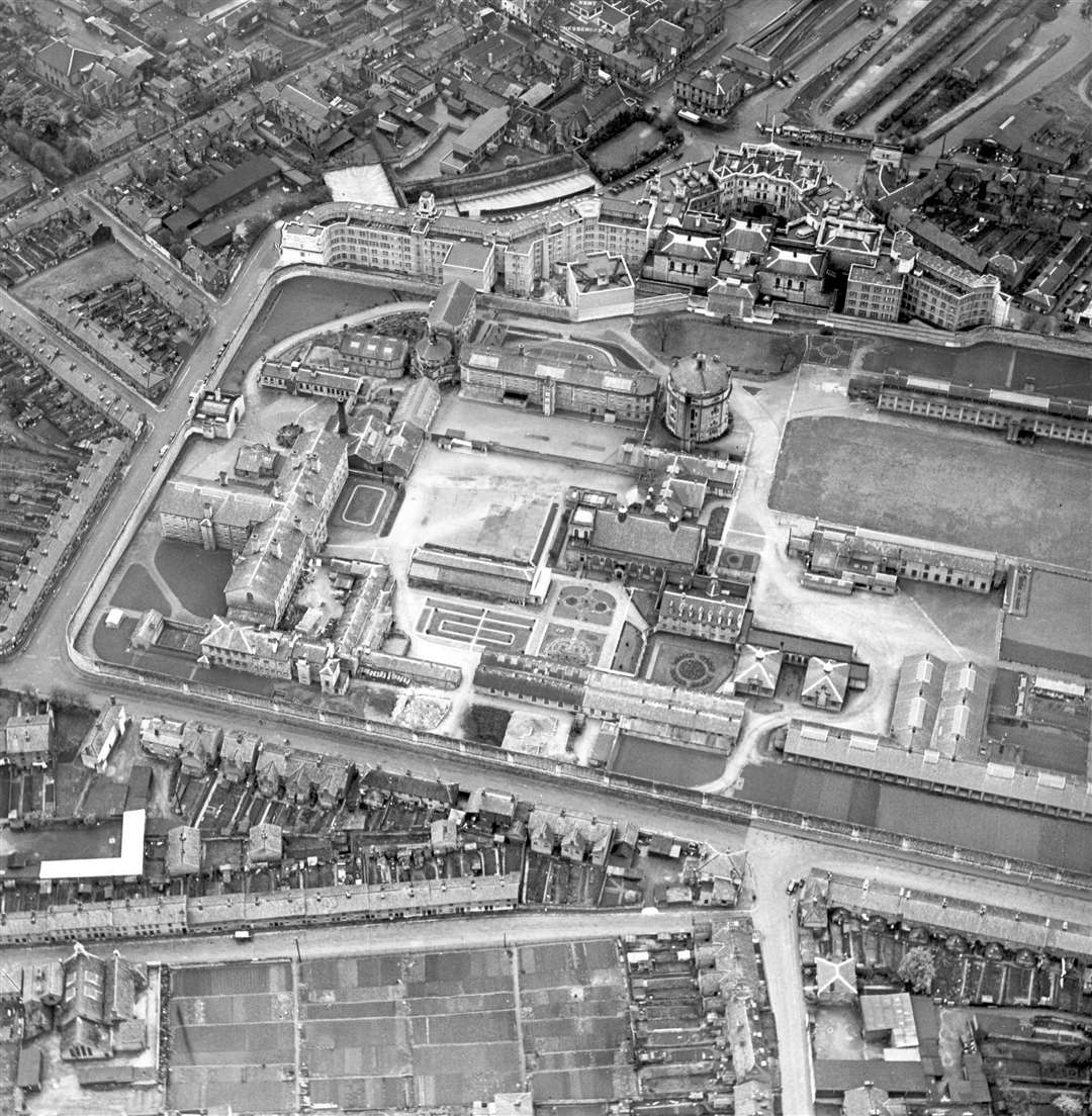 Maidstone prison from above in 1989