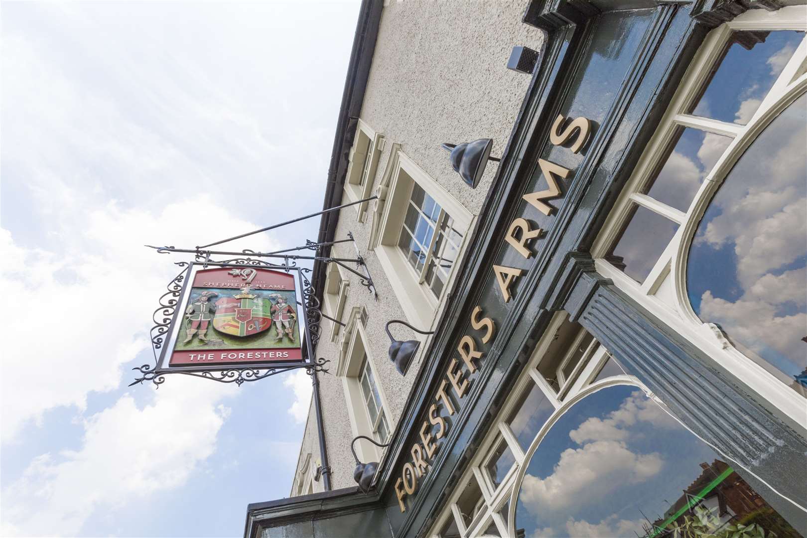 The pub is just a short walk from both the bus and train station at Tonbridge