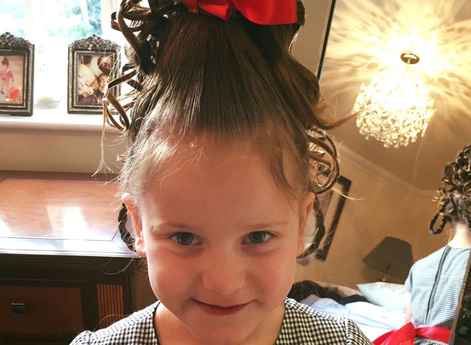 Charlotte aged 6, dressed as Cindy Lou Who from 'How the Grinch stole Christmas'