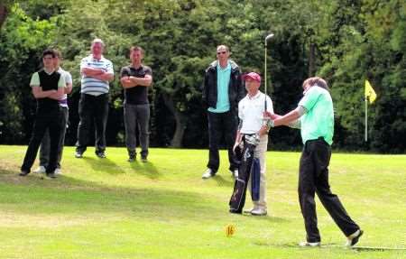 Action at Snodhurst Bottom pitch and putt