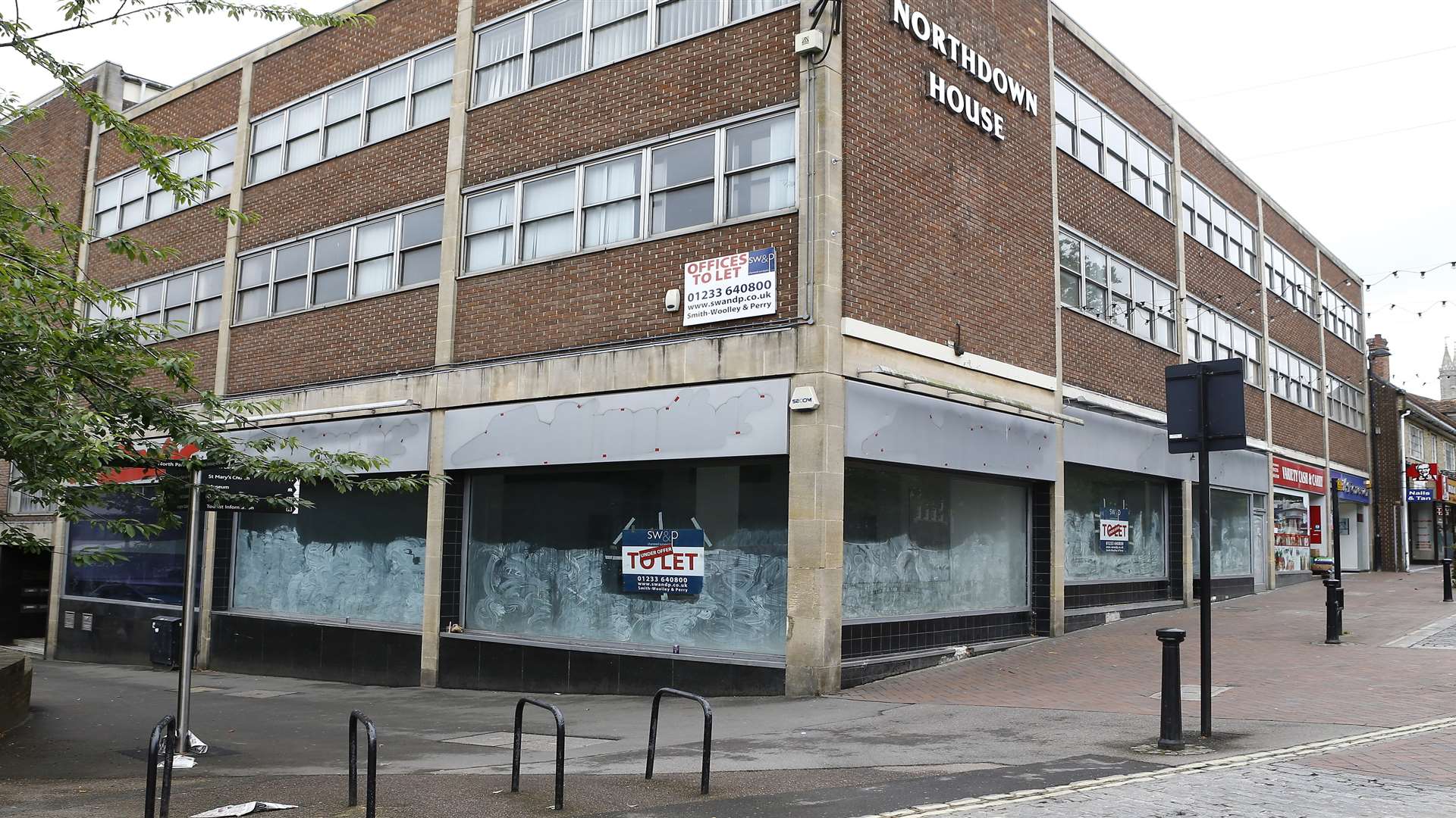 The former Pizza Hut restaurant in the Lower High Street has been empty since 2013