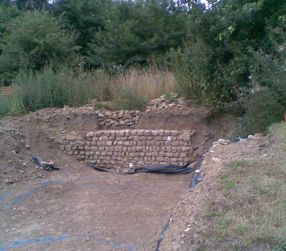 POOR QUALITY 3 COLS ONLY Name: RAGSTONE TN Caption: Ragstone walls excavated in an archaeological dig at the East Farleigh Roman Villa Location: East Farleigh Copyright: Submitted by Tom La Dell, Landscape Architects, 01622 850245 Category: Heritage and History From: Nick Yandle [mailto:Nick.Yandle@gallagher-group.co.uk] POOR QUALITY 3 COLS ONLY KM GROUP USE ONLY Supplied by : Tom La Dell, Landscape Architects, 01622 850245 Copyright: (3538520)