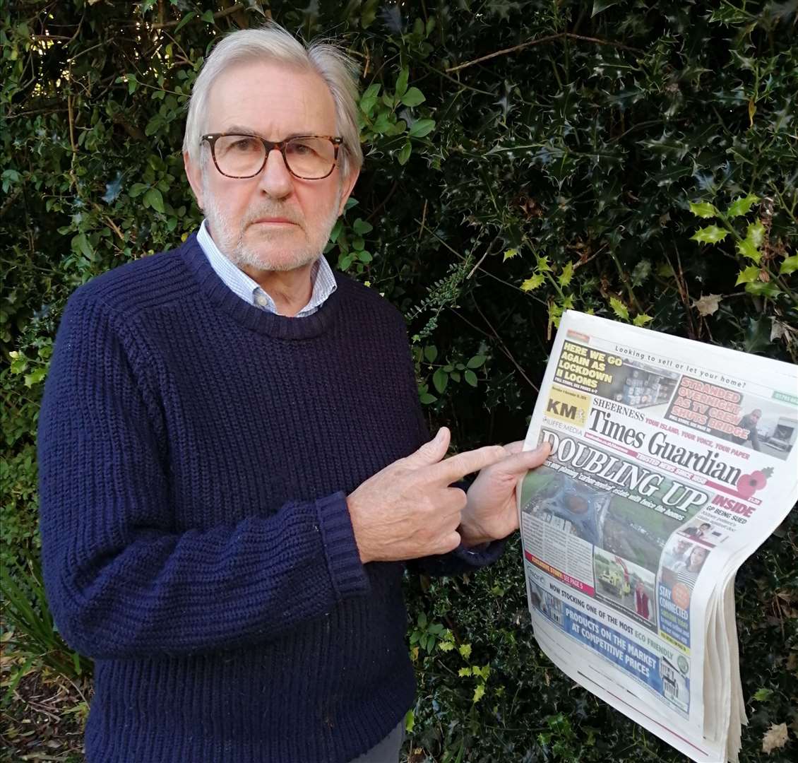Retried newspaper editor David Jones of Minster, Sheppey, with a copy of the Sheerness Times Guardian (43019606)