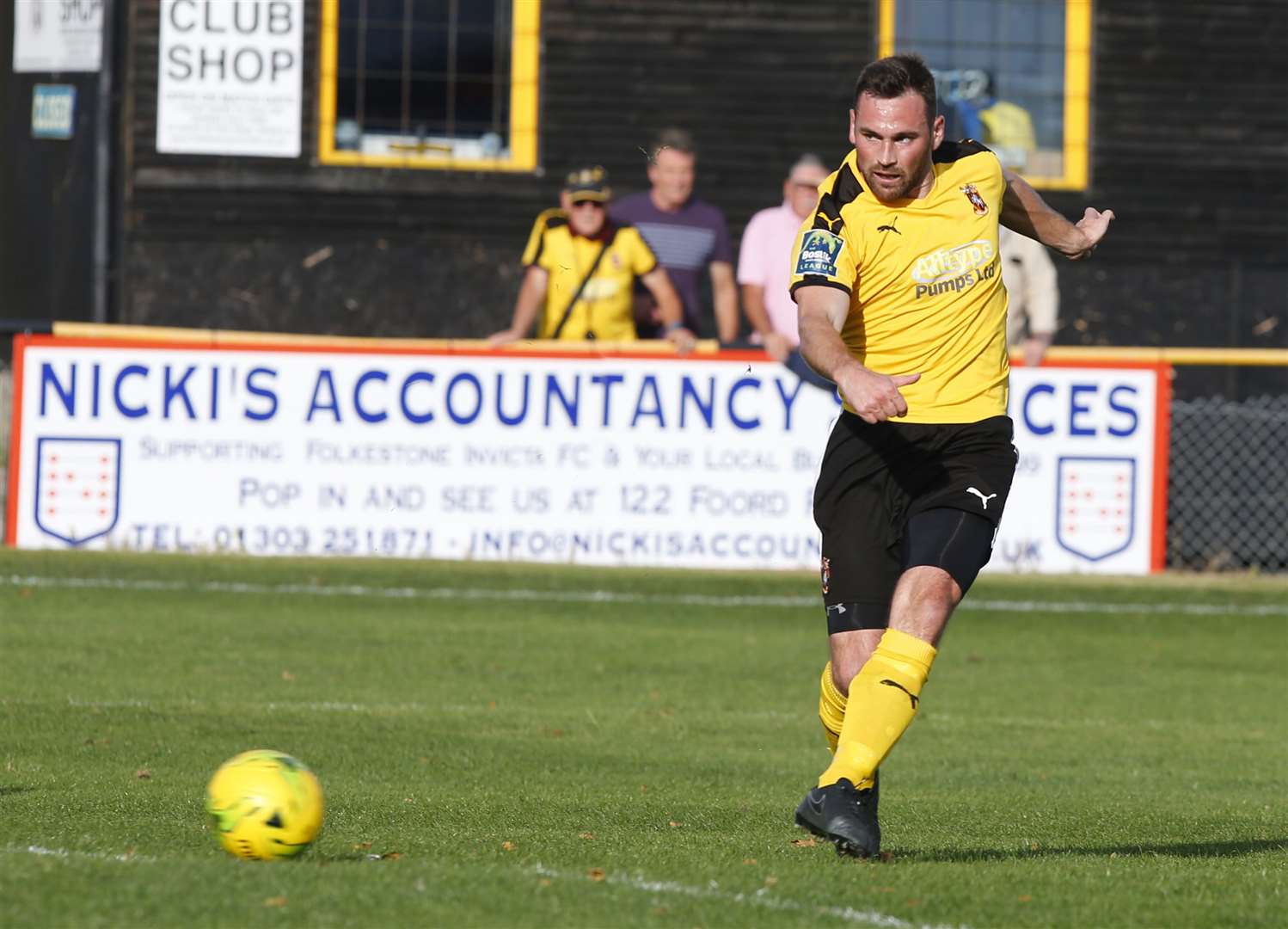 Folkestone's Ronnie Dolan gets a shot away Picture: Andy Jones