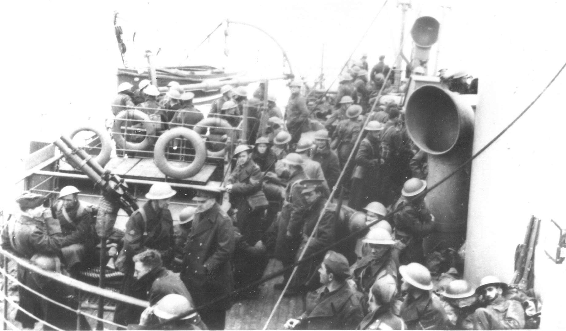 The Medway Queen loaded with soldiers evacuated from Dunkirk.