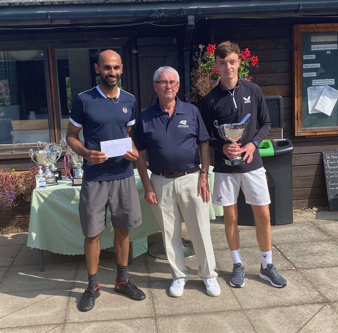 Elite men's finalists Ravi Salh and Joe Young, with organiser Charlie Falconer