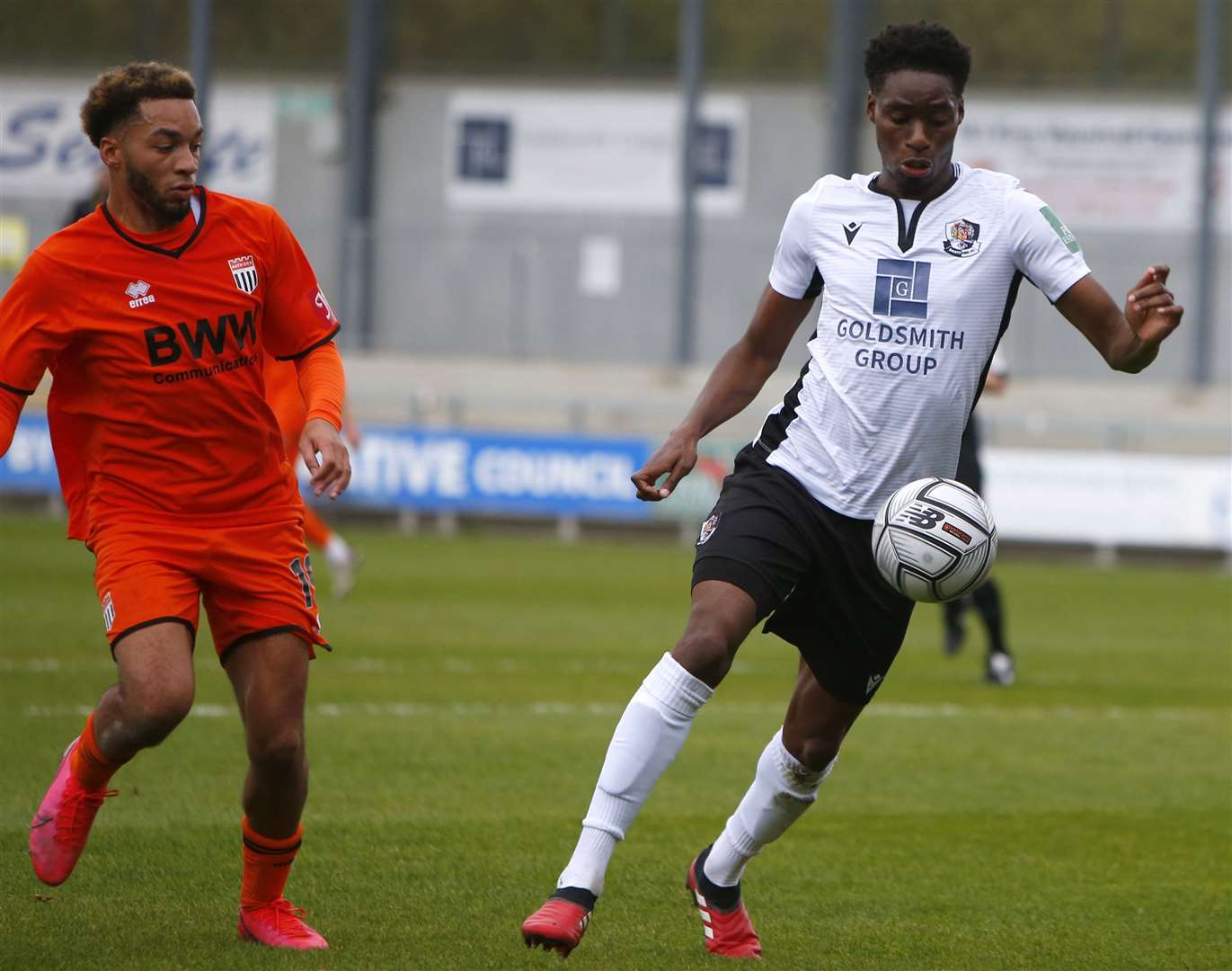 Jordan Wynter on the ball for Dartford against Bath on Saturday. Picture: Andy Jones (42742929)