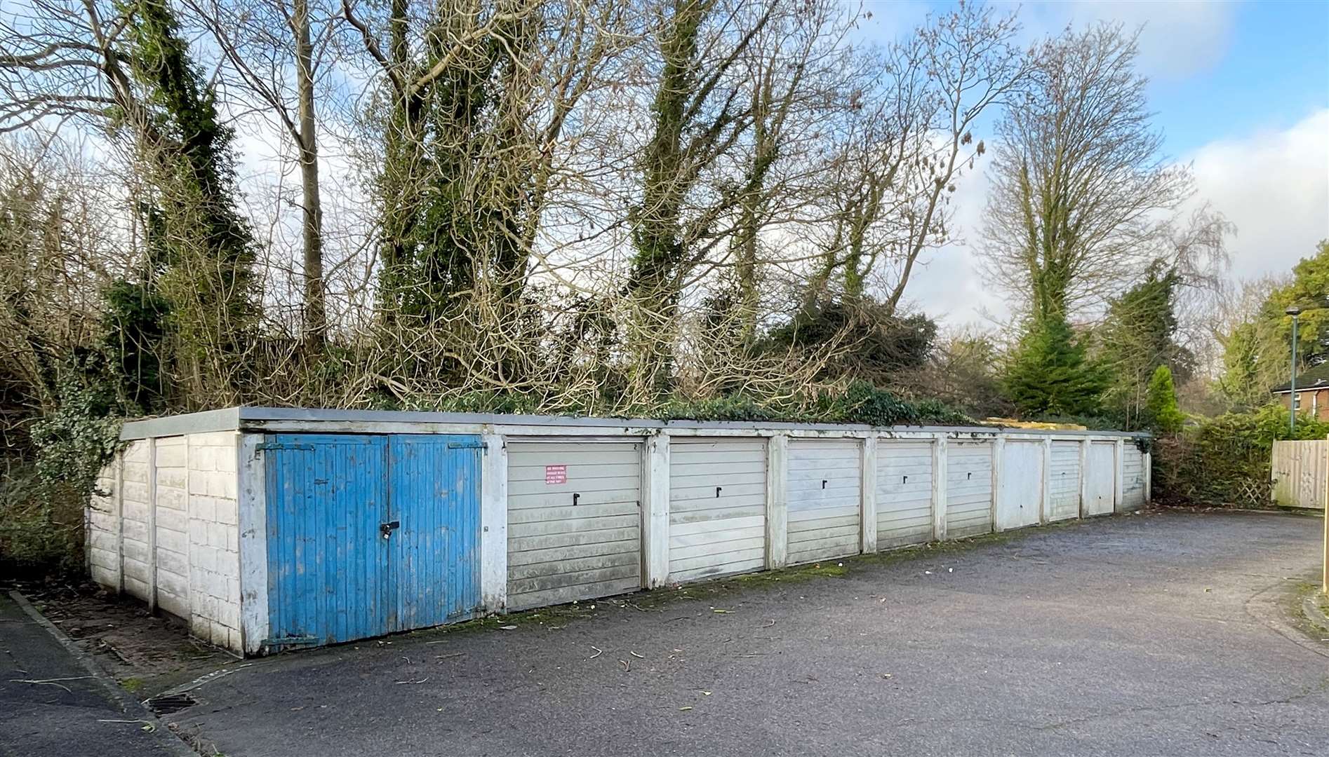 A block of ten lock-up garages in Hollingbourne sold for just over £100,000.