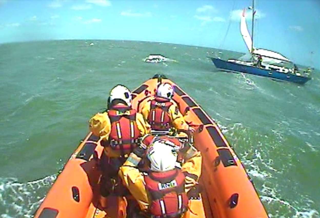 Walmer RNLI lifeboat assisted a yacht in difficulty on Saturday