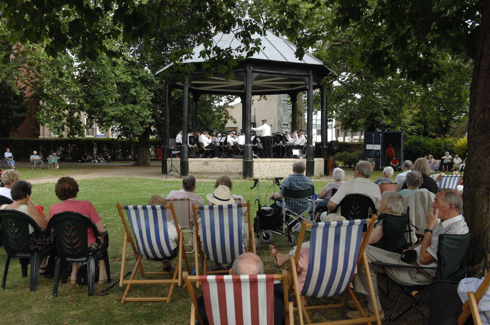 Happy days at the bandstand in Brenchley Gardens